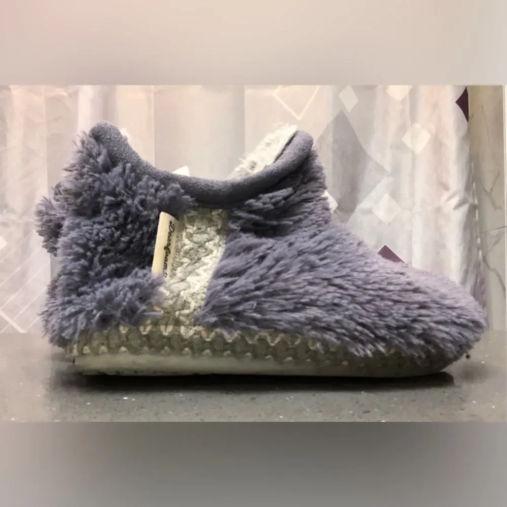 Dearfoams Girl’s Charlotte Furry Bootie Slippers with memory foam, size 9-10